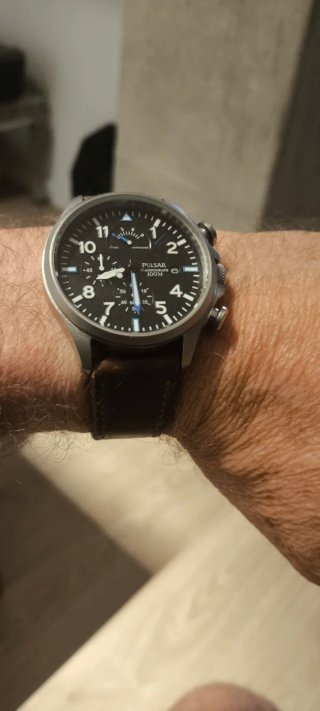 Reloj Pulsar Cronógrafo 100M Marrón Negro
