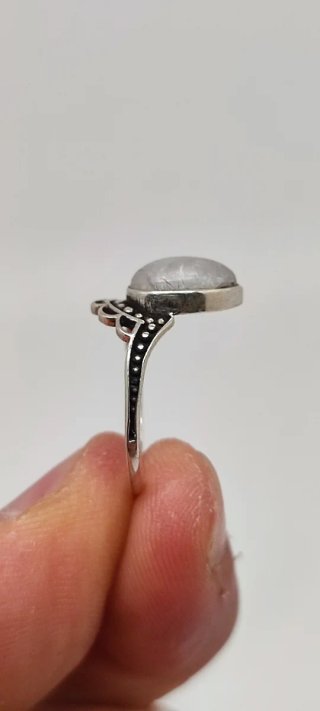 Anillo de Plata y Piedra Luna.