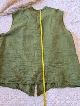 Blusa verde com babados