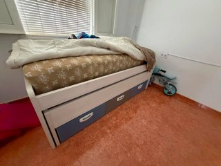 Cama compacta con 3 cajones y colchón