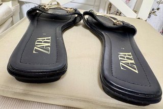 Sandalias ZARA planas hebilla dorada T41