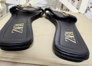 Sandalias ZARA planas hebilla dorada T41