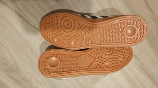 Zapatillas Spezial grises y negras