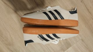 Zapatillas Spezial grises y negras