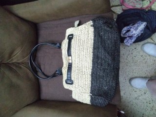 Bolso de verano beige y negro