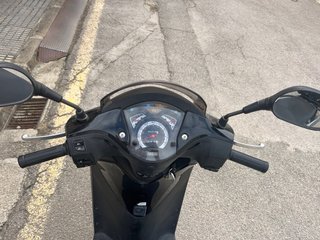 Honda SH 125 Scoopy Negra