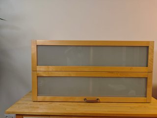 Vitrina Ikea Värde Madera y Cristal