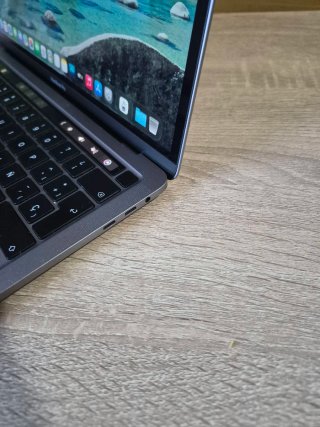 MacBook Pro A2251