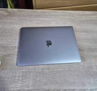 MacBook Pro A2251