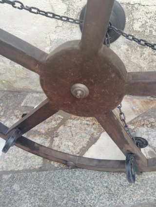 Lámpara rústica antigua metal y madera