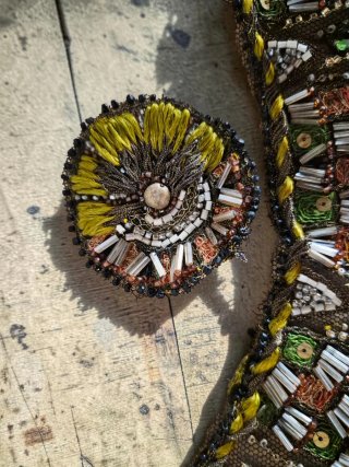 Pasamanería bordada artesanal antigua