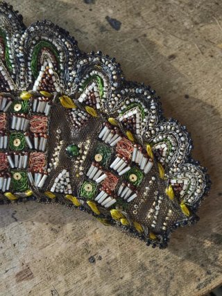Pasamanería bordada artesanal antigua