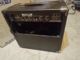 Amplificador Alesis CoolFire 15