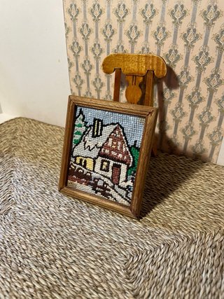 Quadro ricamo casetta con neve dollshouse