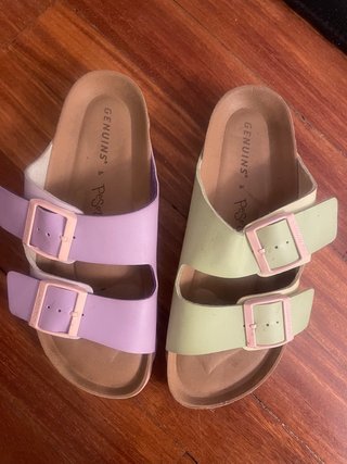 Sandalias Genuins x Peseta Verde y Morado