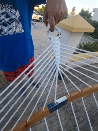Hamaca de tela y madera