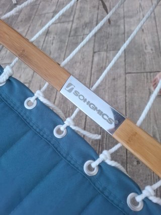 Hamaca de tela y madera