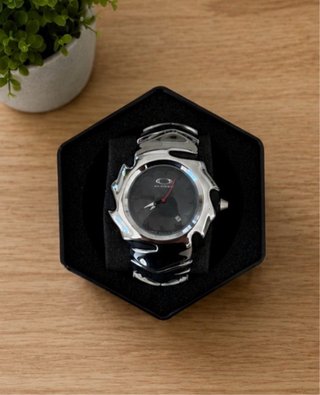 Reloj Oakley Plata y Negro