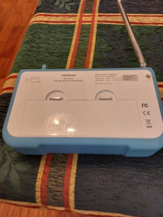 Radio Digital Sangean Azul y Blanca