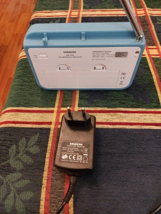 Radio Digital Sangean Azul y Blanca