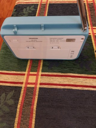 Radio Digital Sangean Azul y Blanca