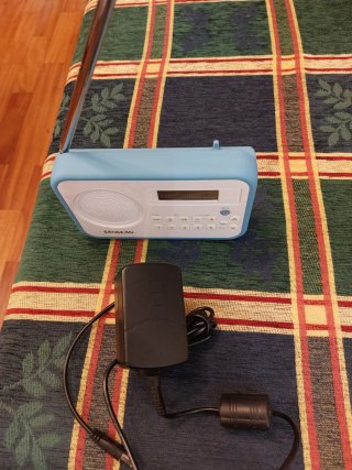 Radio Digital Sangean Azul y Blanca