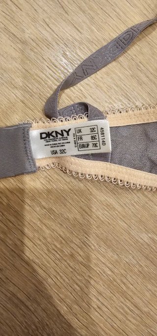 Sujetador DKNY gris con lunares. Talla 85C