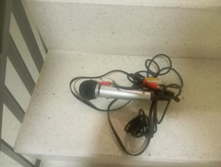 Micrófono con cables RCA