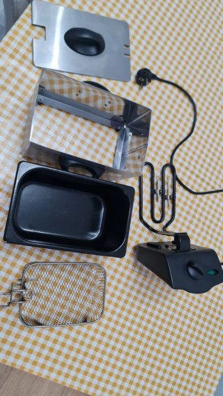 Freidora de aceite con cesta