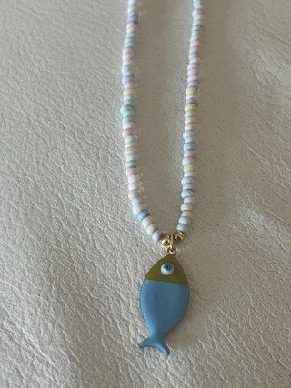 Collana con ciondolo pesce azzurro