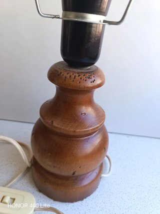 Lámpara de madera torneada sin pantalla