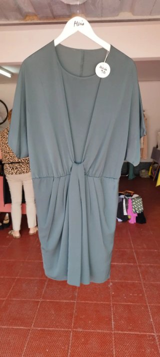 Vestido verde de raso talla única