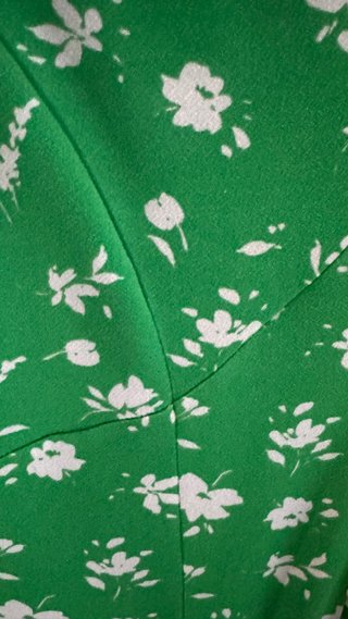 Vestido verde floral Mango