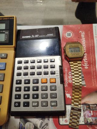 Reloj Casio Dorado y Plateado