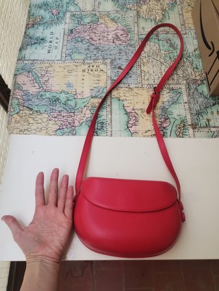 Bolso bandolera rojo cereza