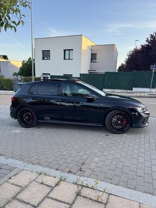 Volkswagen Golf GTI Clubsport 45 aniversario AKRA