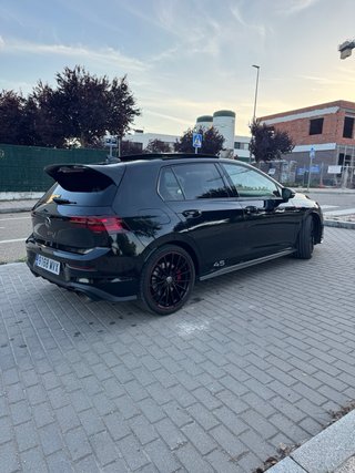 Volkswagen Golf GTI Clubsport 45 aniversario AKRA