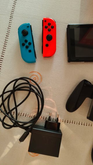 Nintendo Switch Azul y Rojo