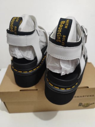 Sandalias Dr. Martens