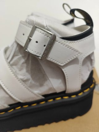Sandalias Dr. Martens