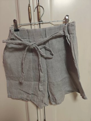 Pantalones cortos grises lino cinturón