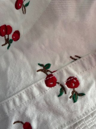 Top Corsetero Bordado Cerezas