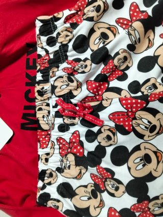 Pijama Minnie Mouse Talla 16 Rojo, nuevo sin usar.