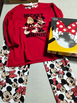 Pijama Minnie Mouse Talla 16 Rojo, nuevo sin usar.