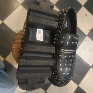 Mocasines plataforma tachas