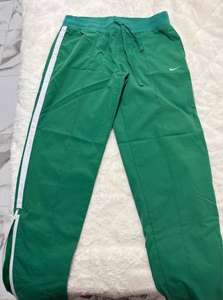 Pantalón Nike Verde con Cremallera Lateral