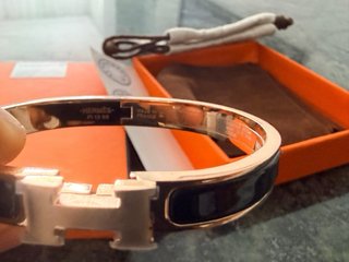 Pulsera Hermès Clic H 17cm Negra y Dorada