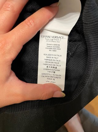Sudadera Versace Negra Logo Dorado