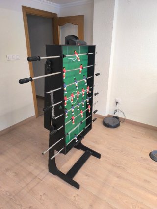 Futbolín.Campo juego 105/60 cm. Altura plegado 150