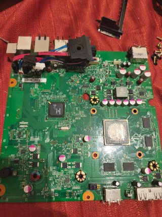 2 Xbox 360 Slim + Mandos y Accesorios